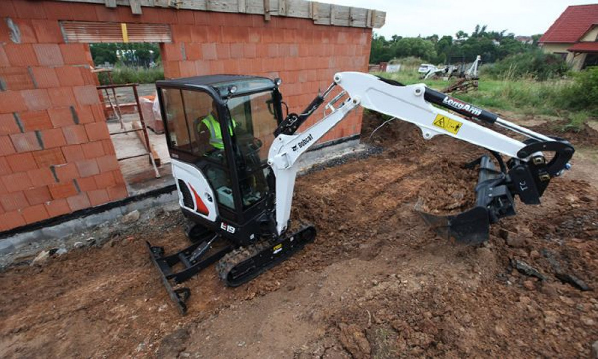 Bobcat Bagger E 19 Mit Bedienpersonal Fahrer Mieten Mieten