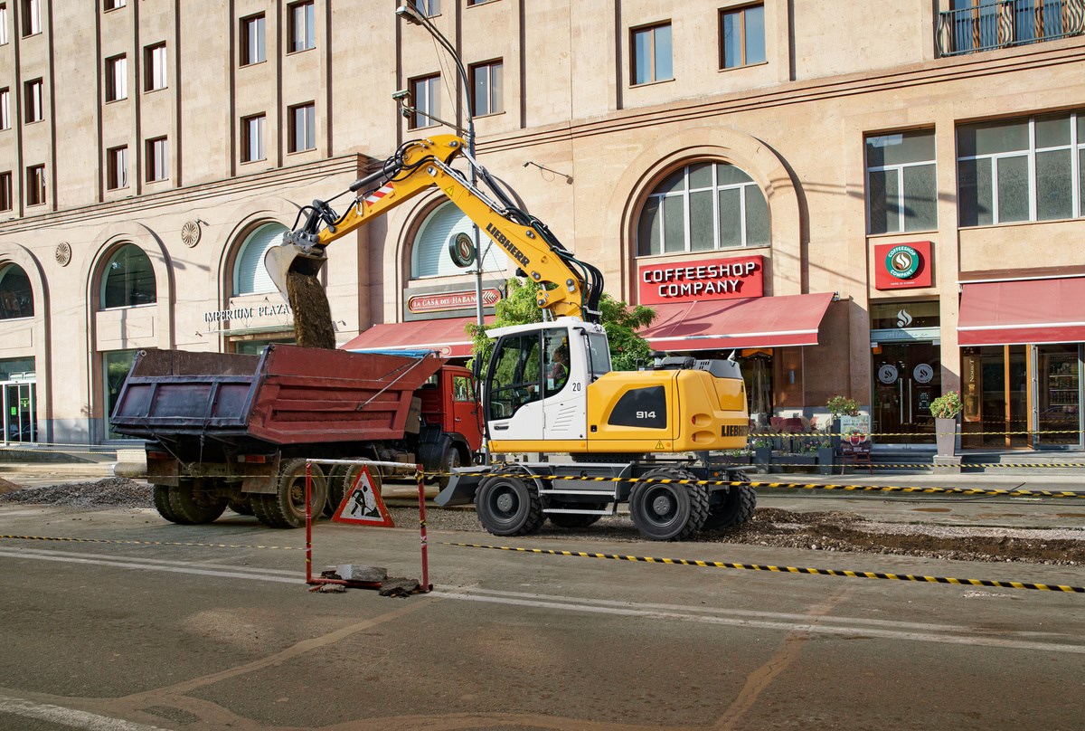 Liebherr A914 LI mieten