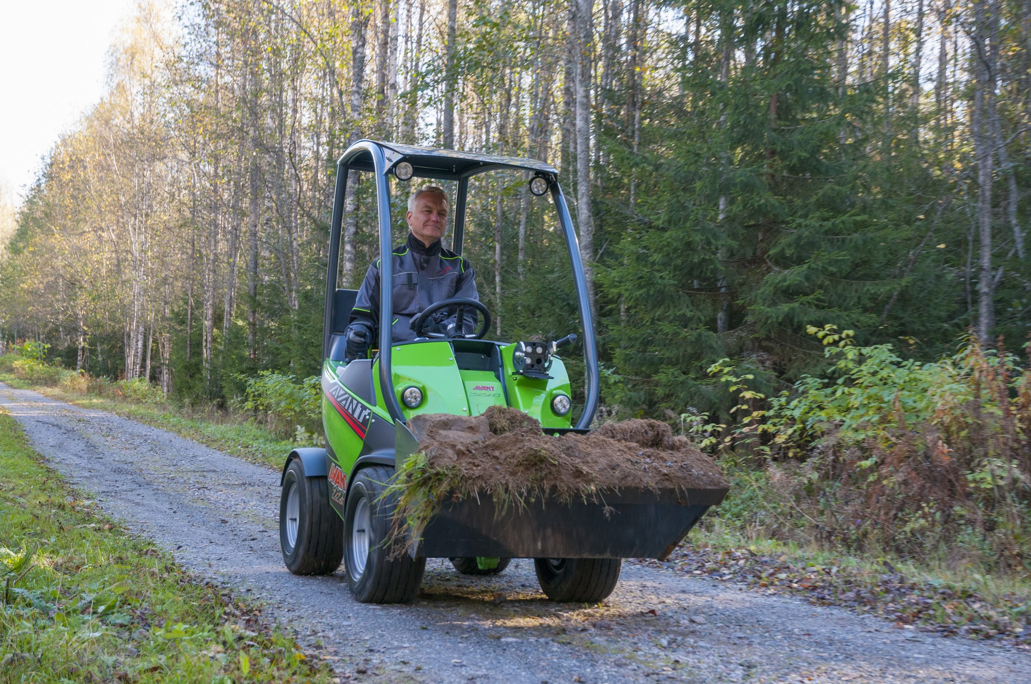 Miniradlader Avant 225 mieten