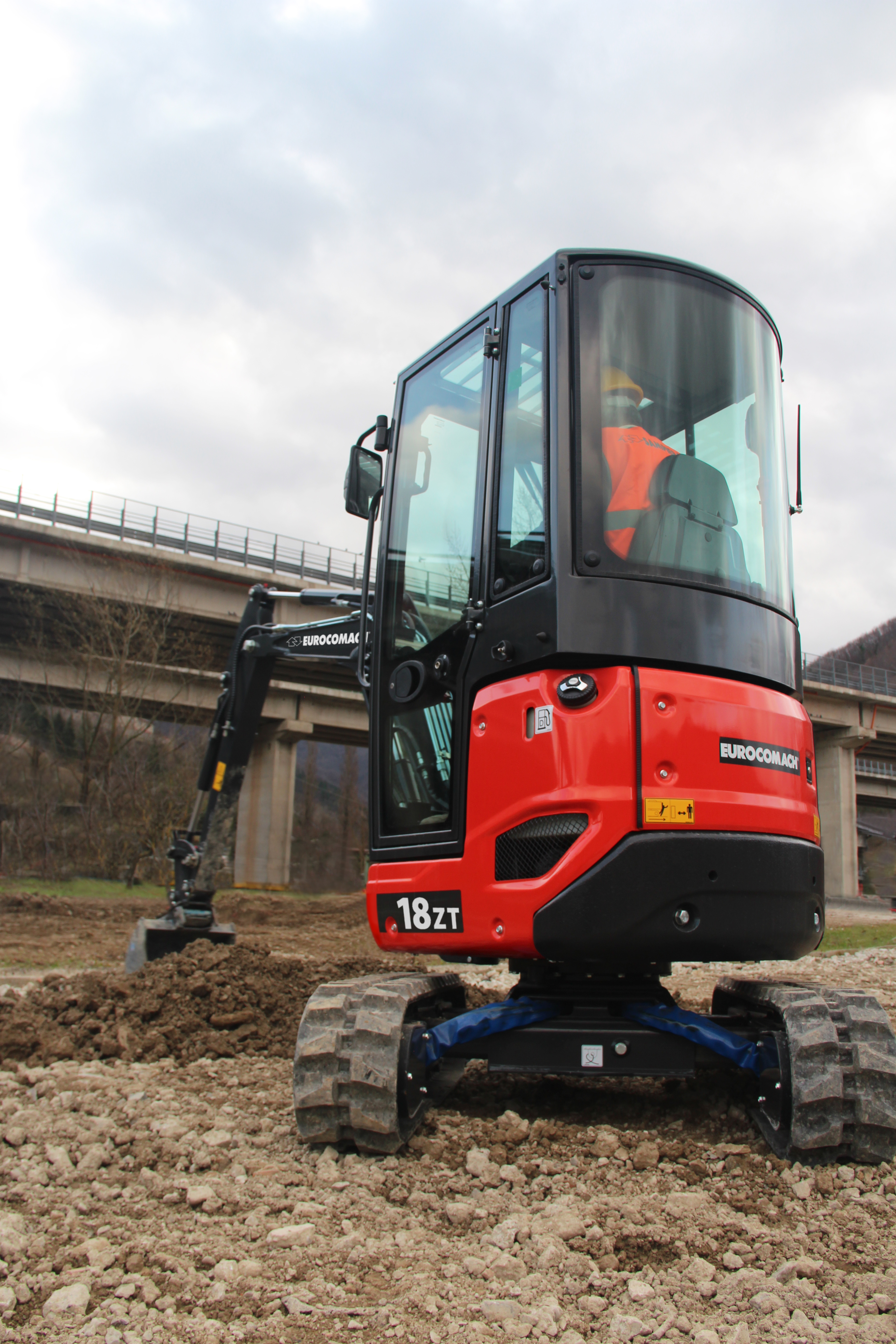 Eurocomach Minibagger 18 ZT mieten